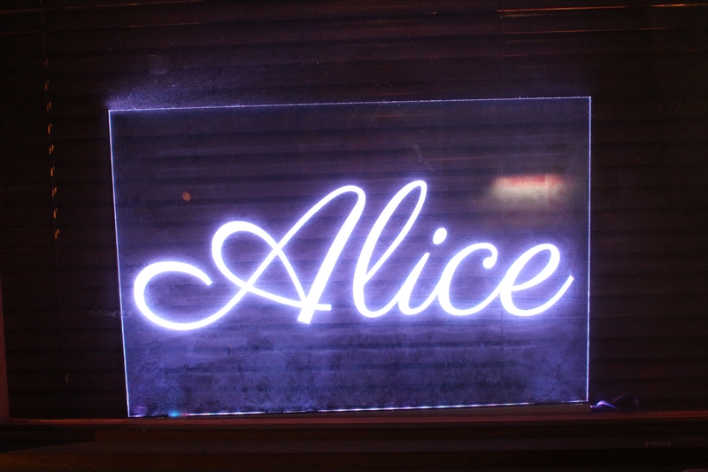 堺市駅のスナックはAlice(アリス)|カウンターレディ求人募集中